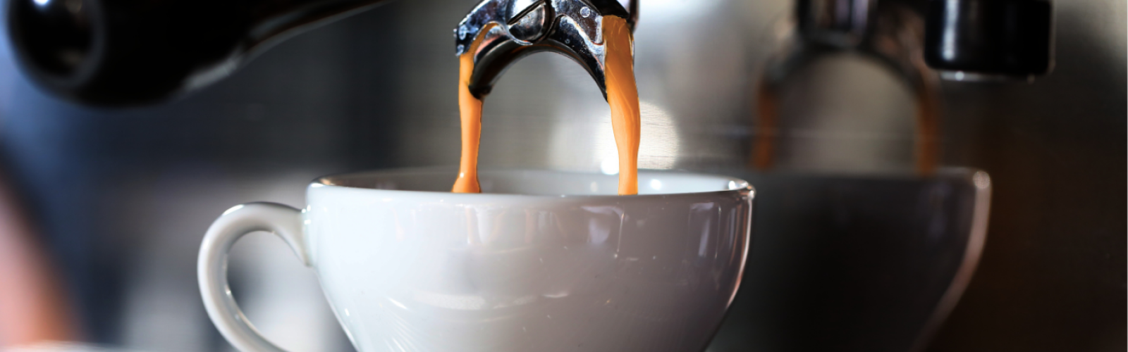 macchie di caffè sui denti