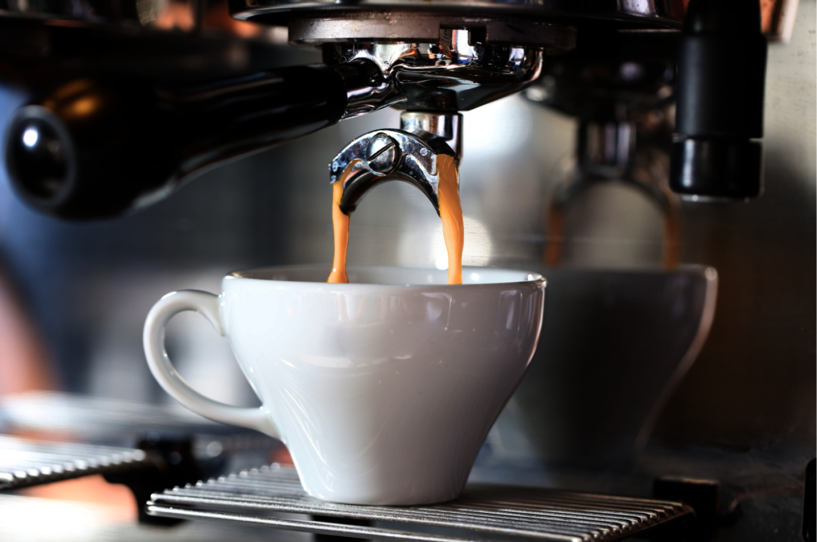 macchie di caffè sui denti